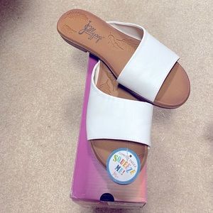 Jelly Pop Eberta White Sandals-Slides